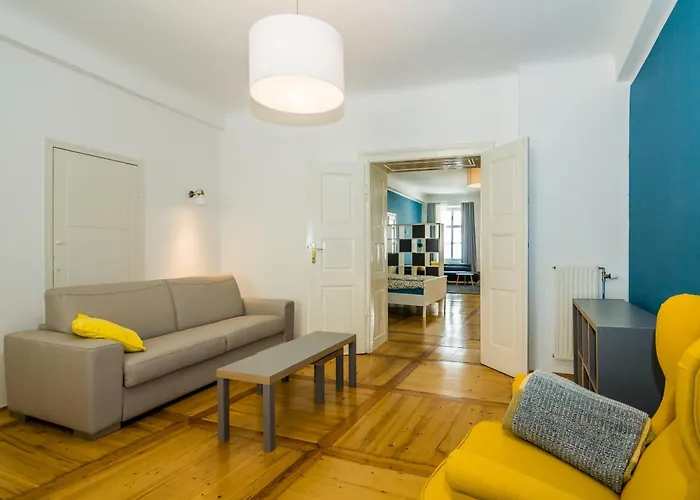 Elegant Central Apartment