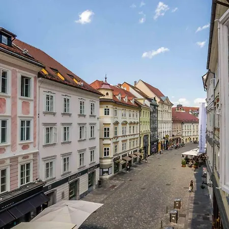 Elegant Central Apartment Ljubljana Exterior photo